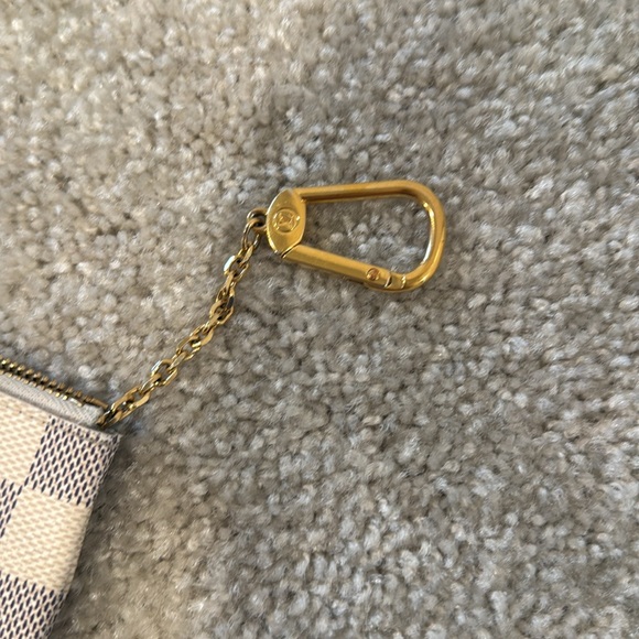 Authentic Louis Vuitton Damier Azure key pouch - Picture 9 of 11